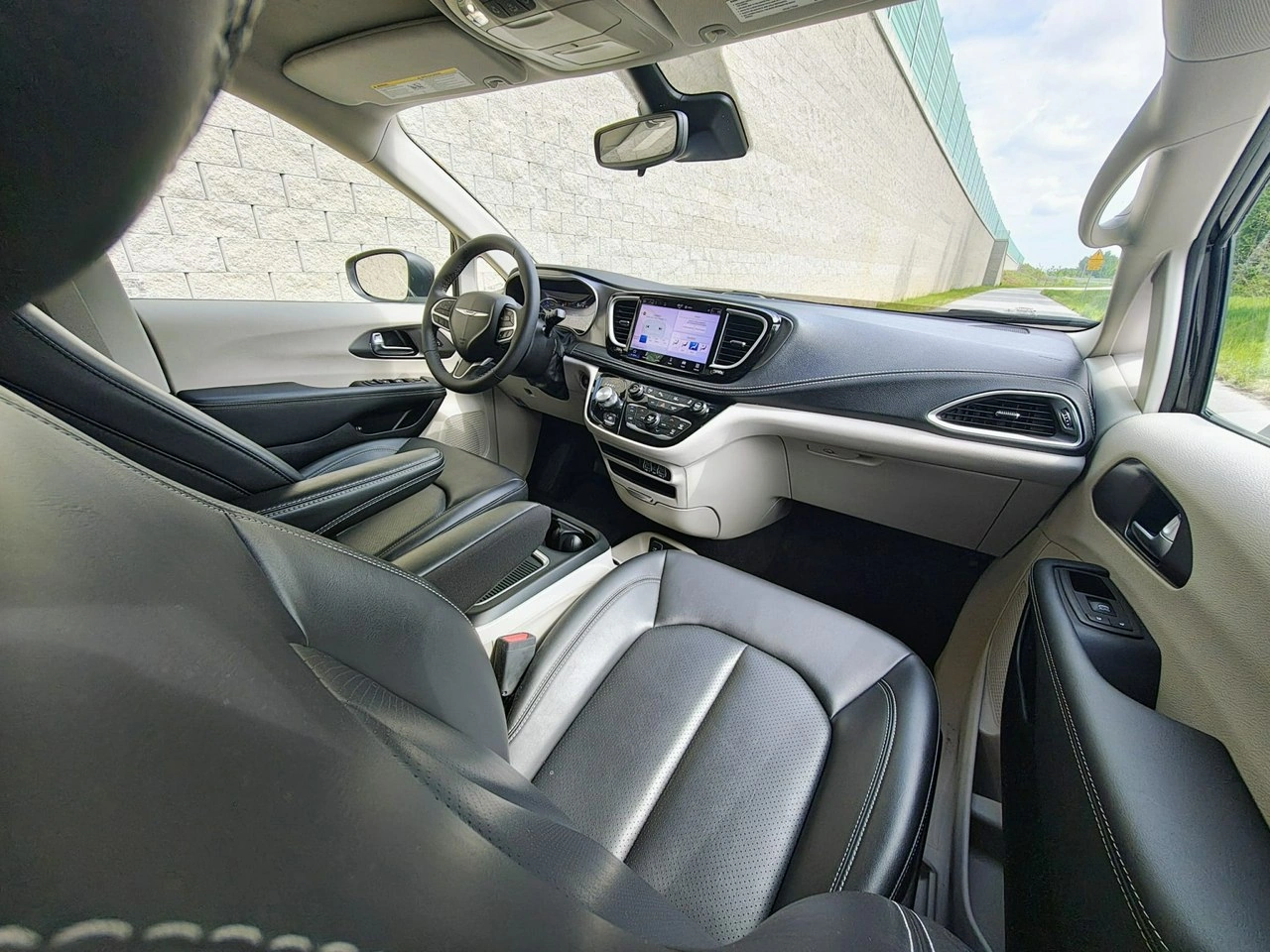 Chrysler Pacifica - Zdjęcie 24