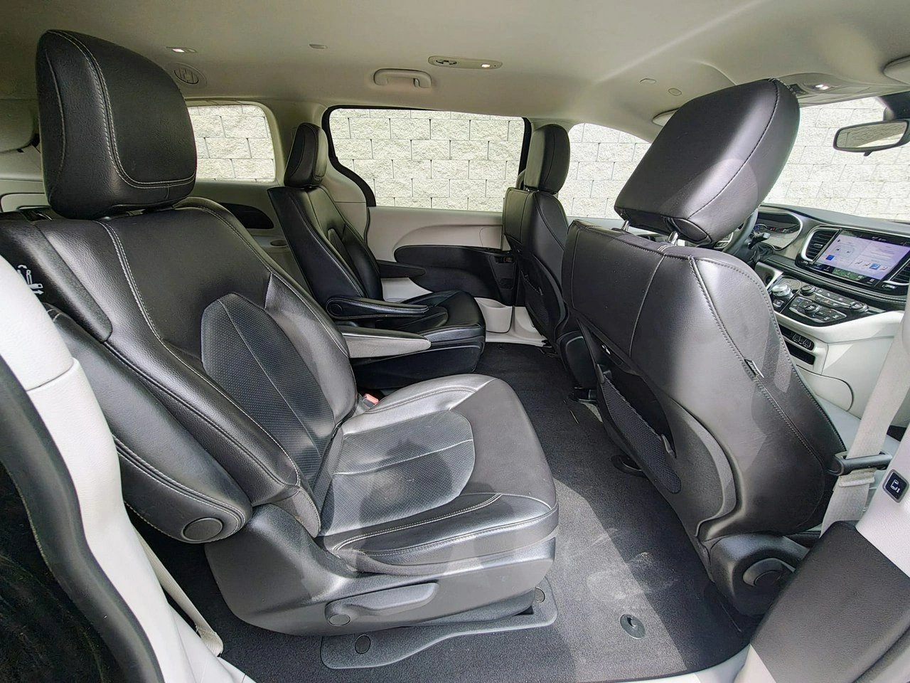 Chrysler Pacifica - Zdjęcie 25