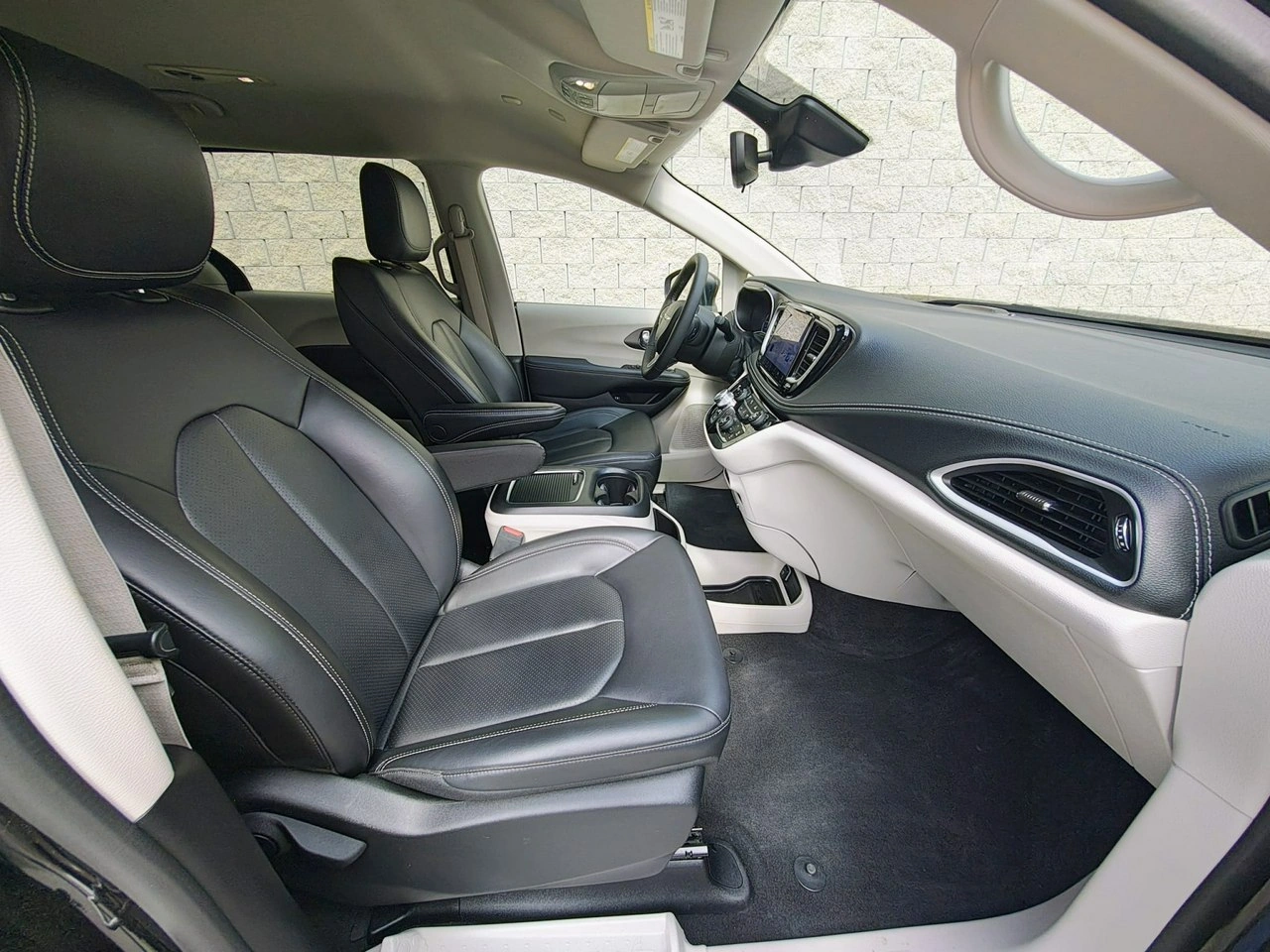 Chrysler Pacifica - Zdjęcie 28