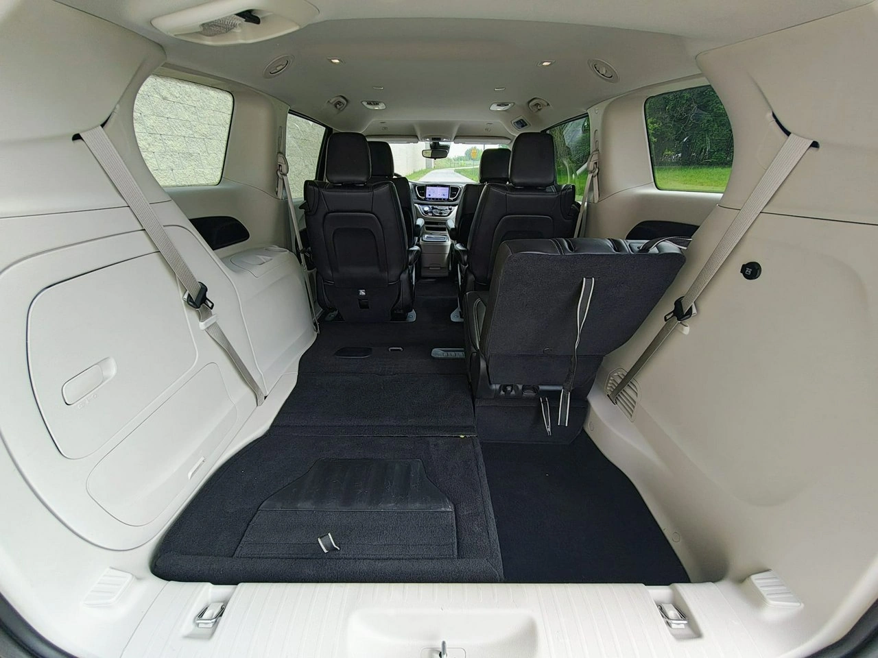 Chrysler Pacifica - Zdjęcie 31