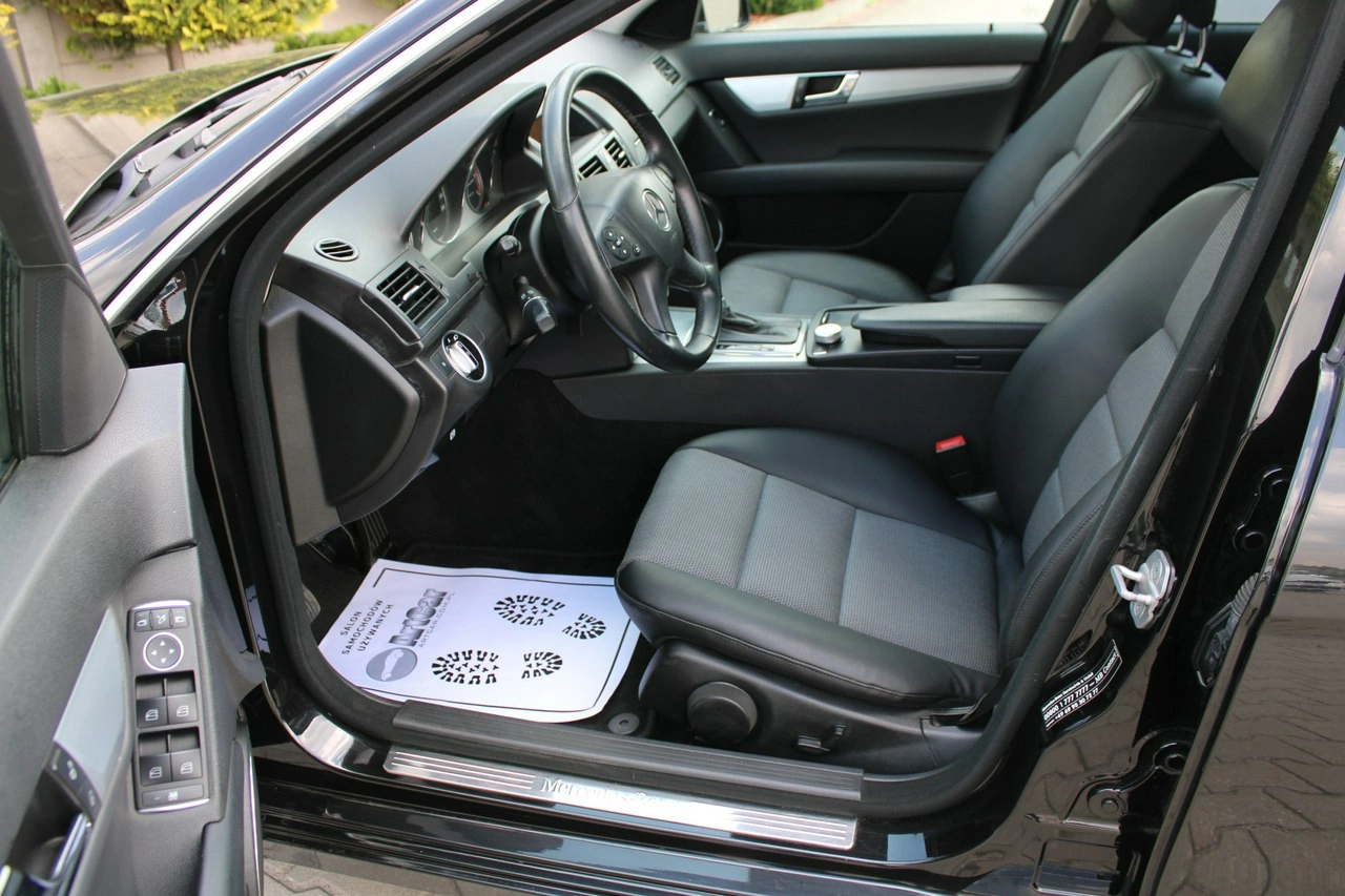 Mercedes C 220 - Zdjęcie 19