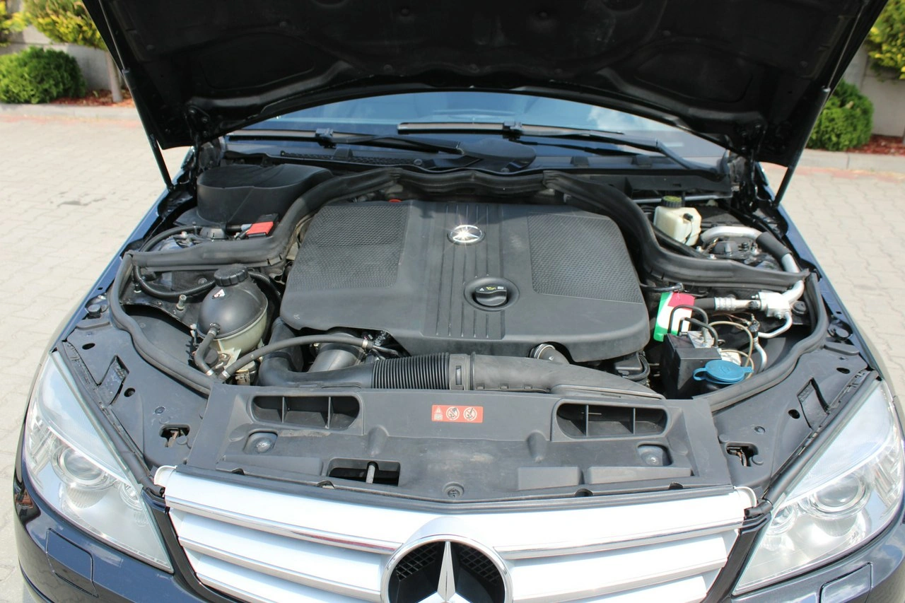 Mercedes C 220 - Zdjęcie 36