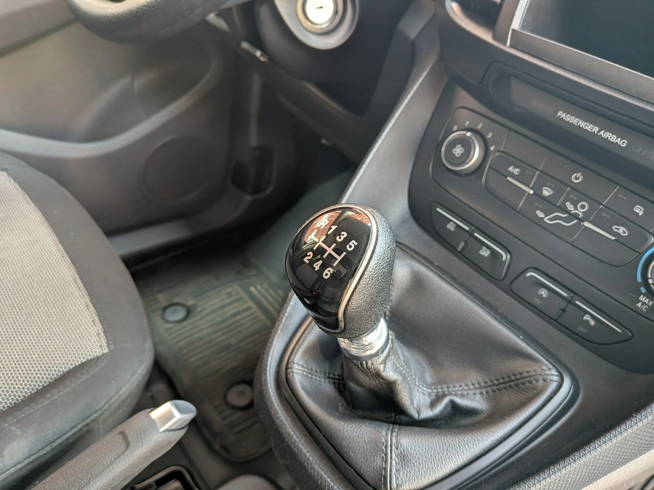 Ford Transit Connect - Zdjęcie 18