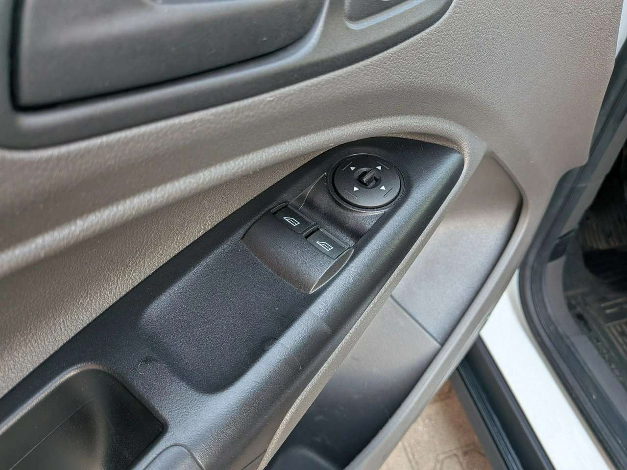 Ford Transit Connect - Zdjęcie 8