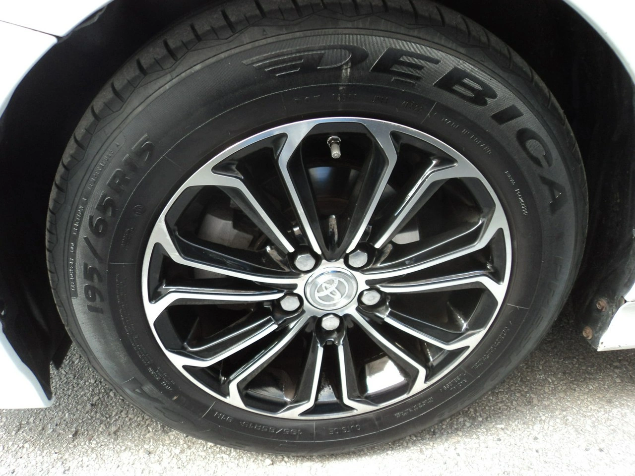 Toyota Prius+ - Zdjęcie 19