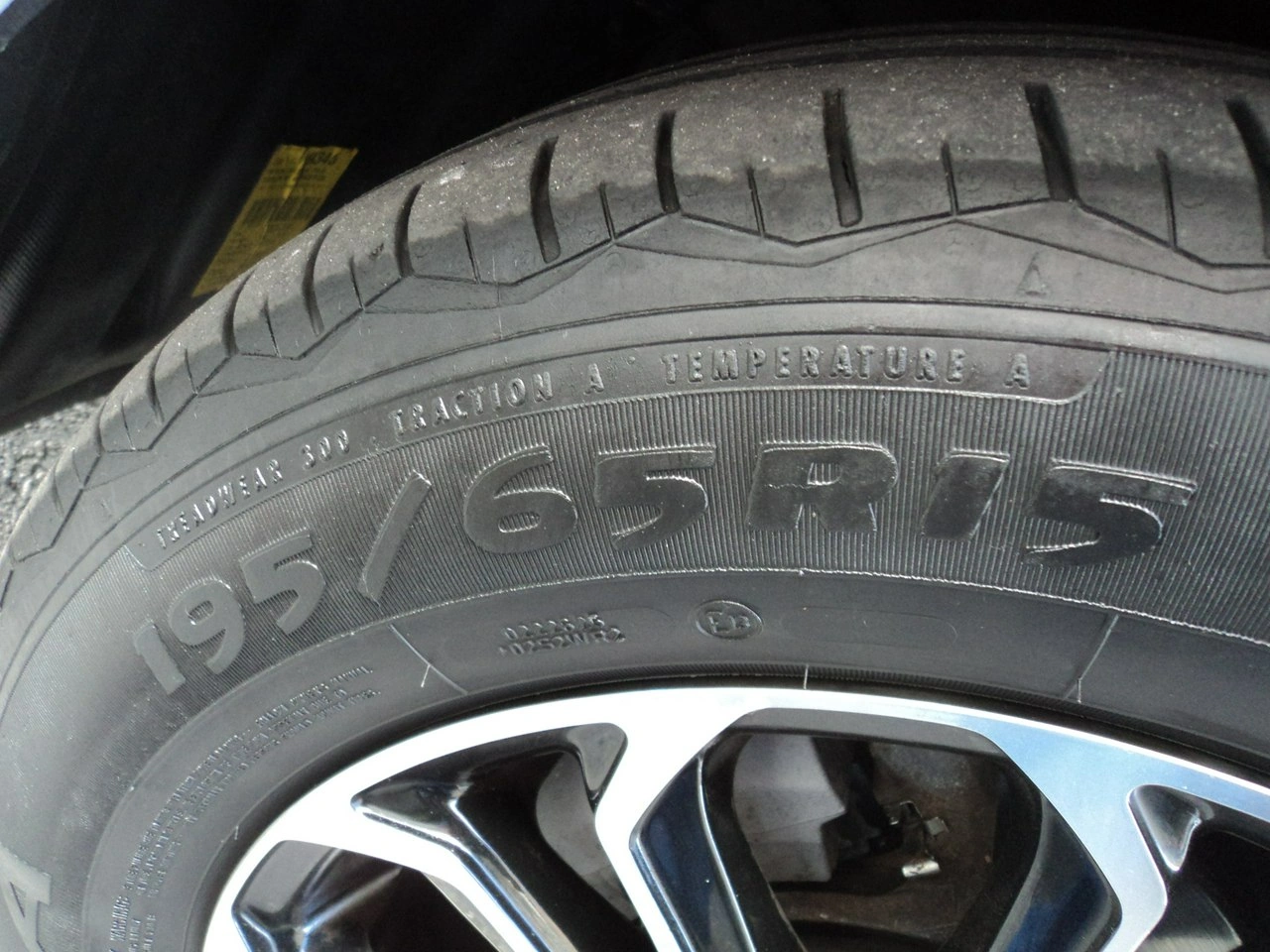 Toyota Prius+ - Zdjęcie 20