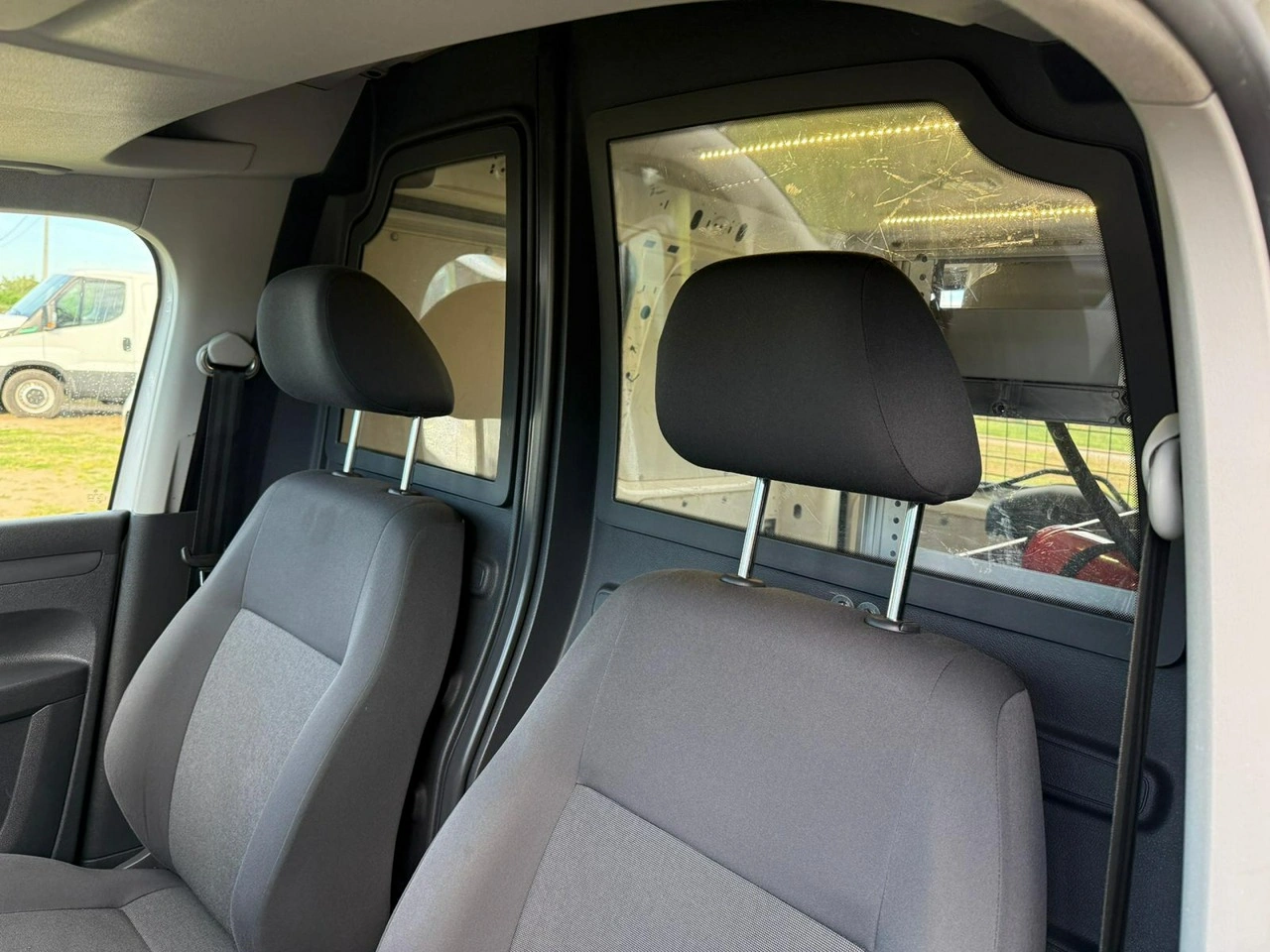 Volkswagen Caddy - Zdjęcie 21