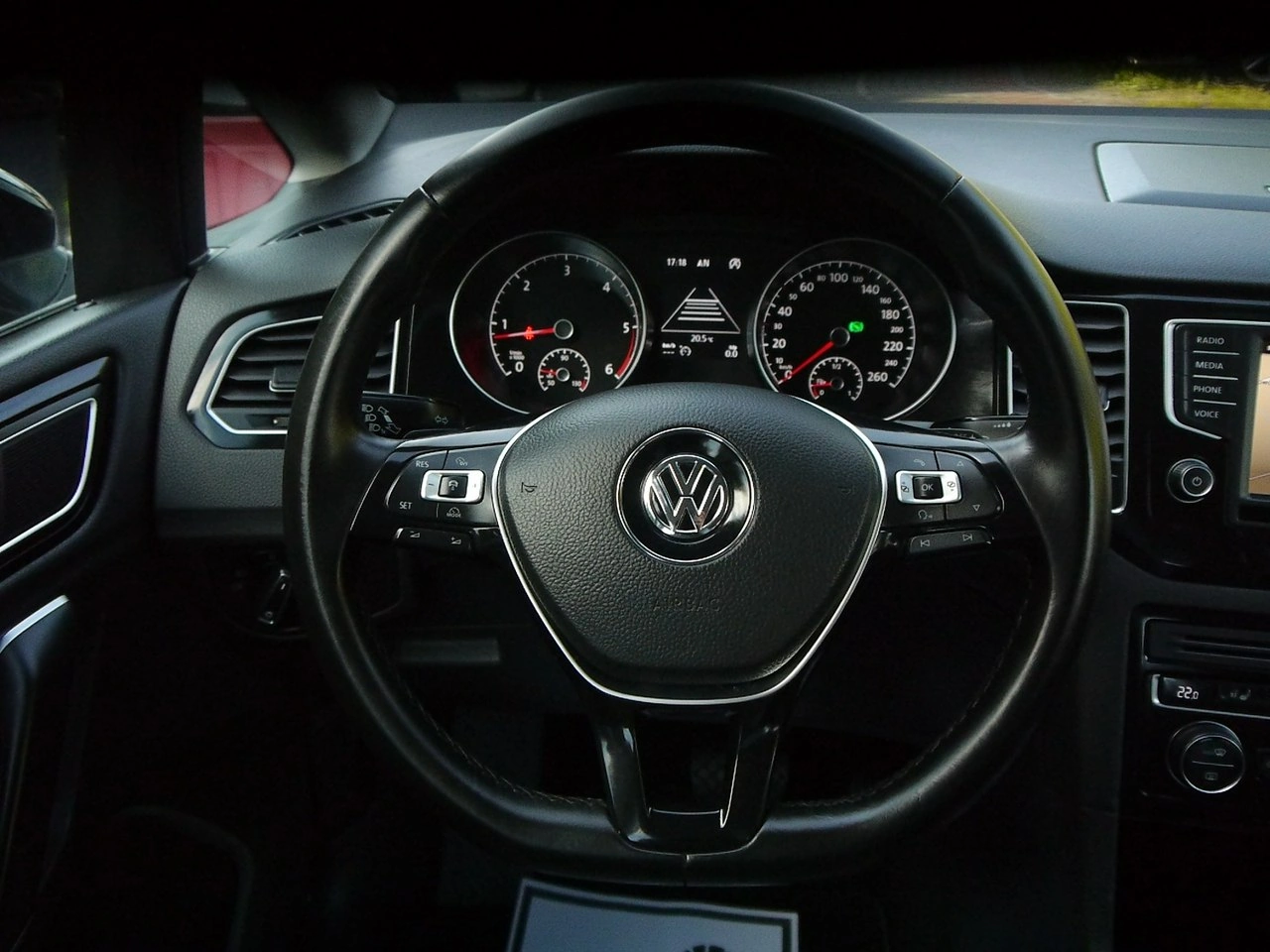 Volkswagen Golf Sportsvan - Zdjęcie 17