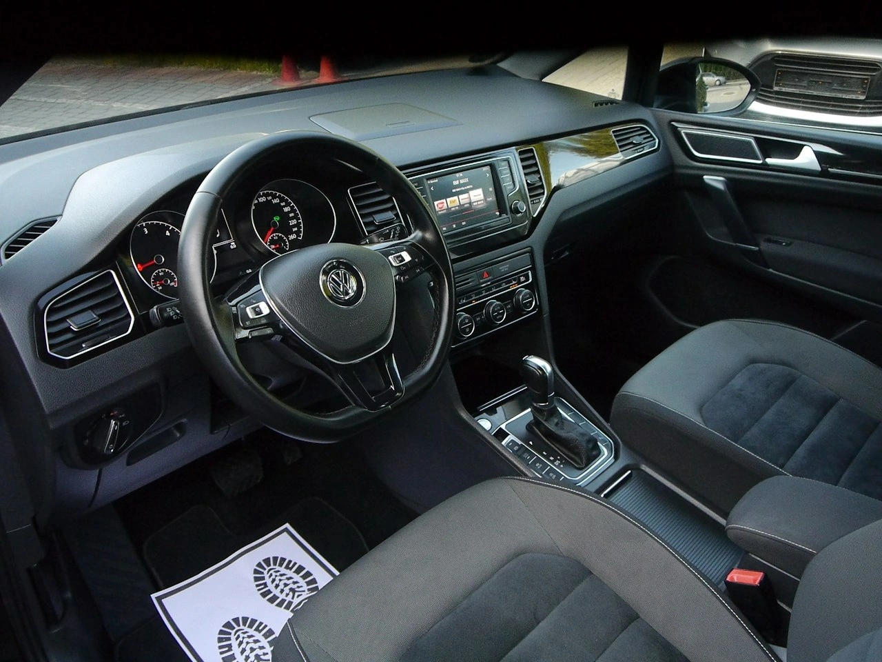 Volkswagen Golf Sportsvan - Zdjęcie 29