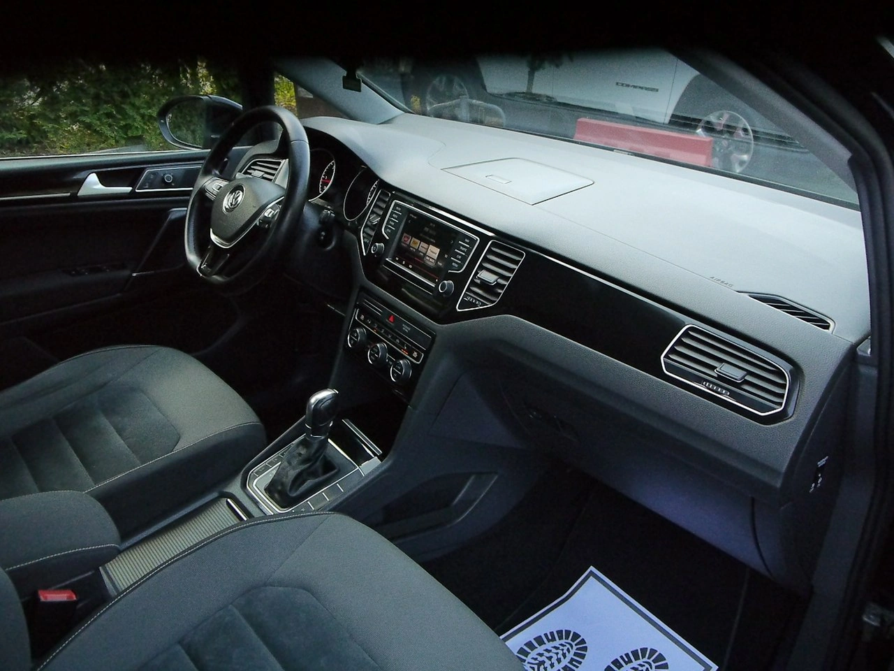 Volkswagen Golf Sportsvan - Zdjęcie 30