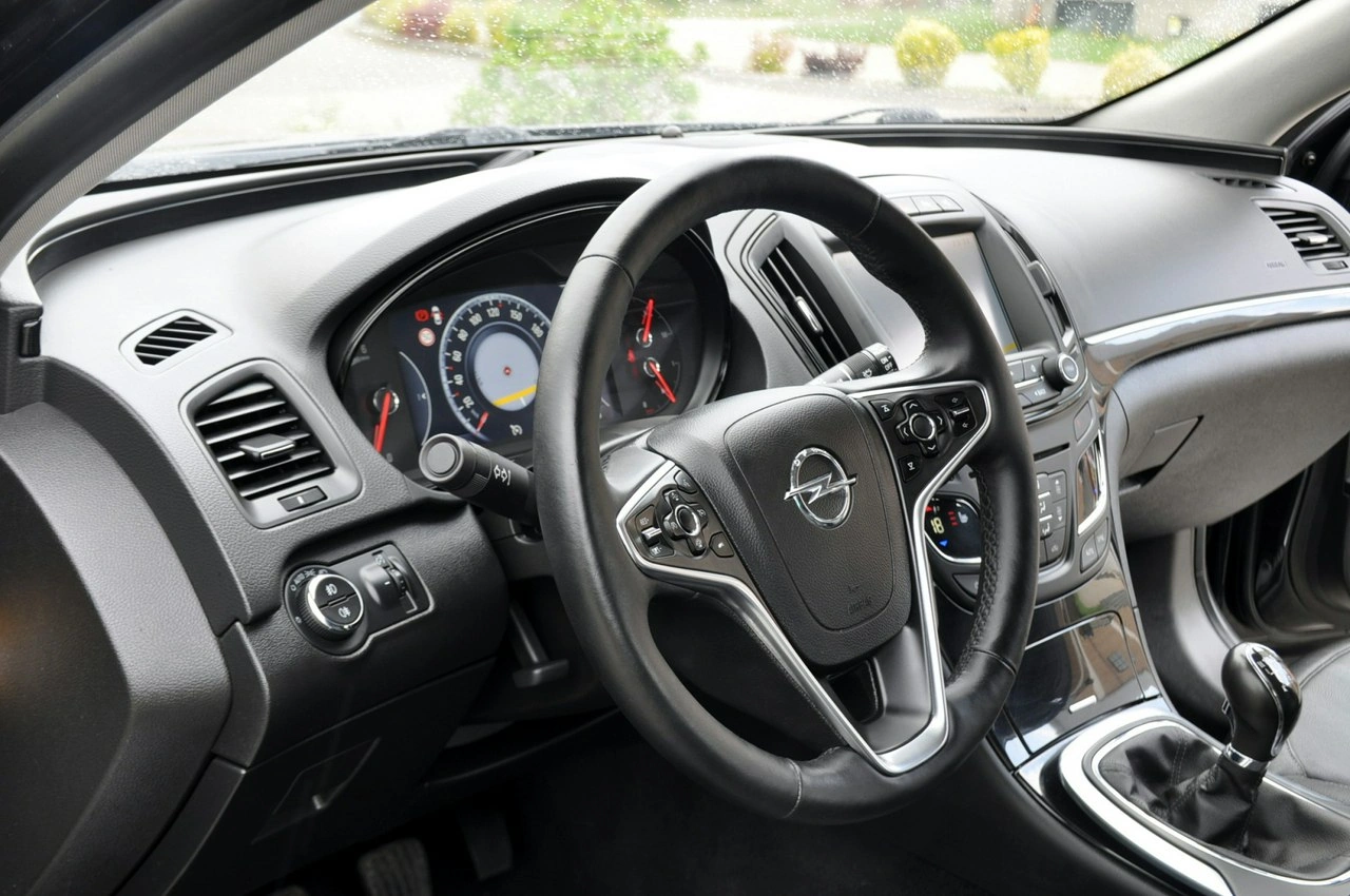 Opel Insignia - Zdjęcie 21