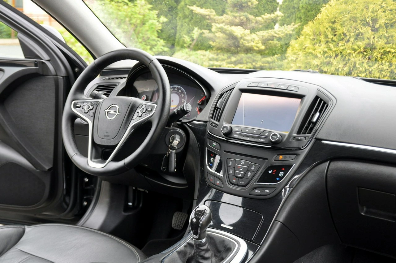 Opel Insignia - Zdjęcie 24