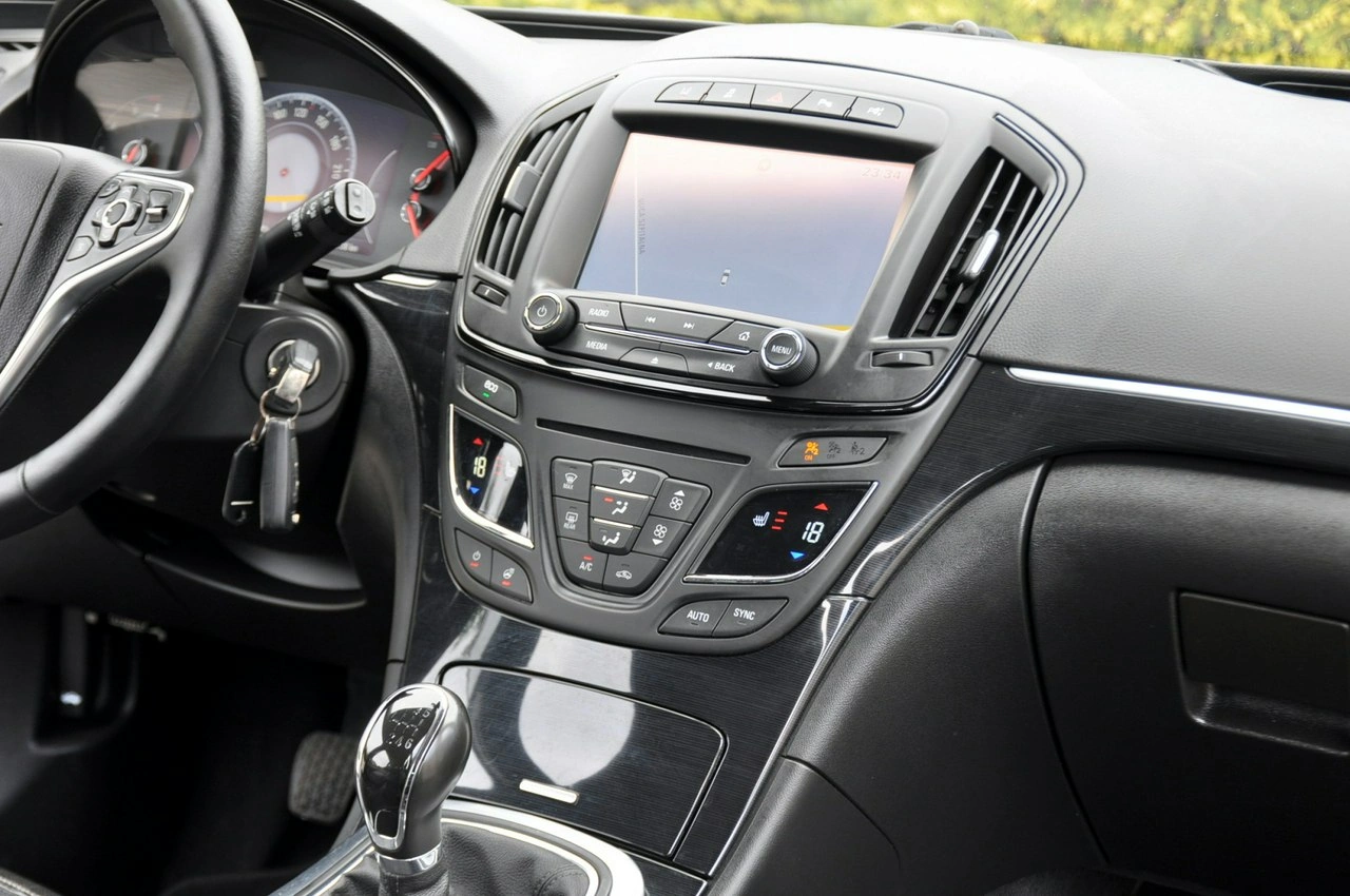 Opel Insignia - Zdjęcie 25