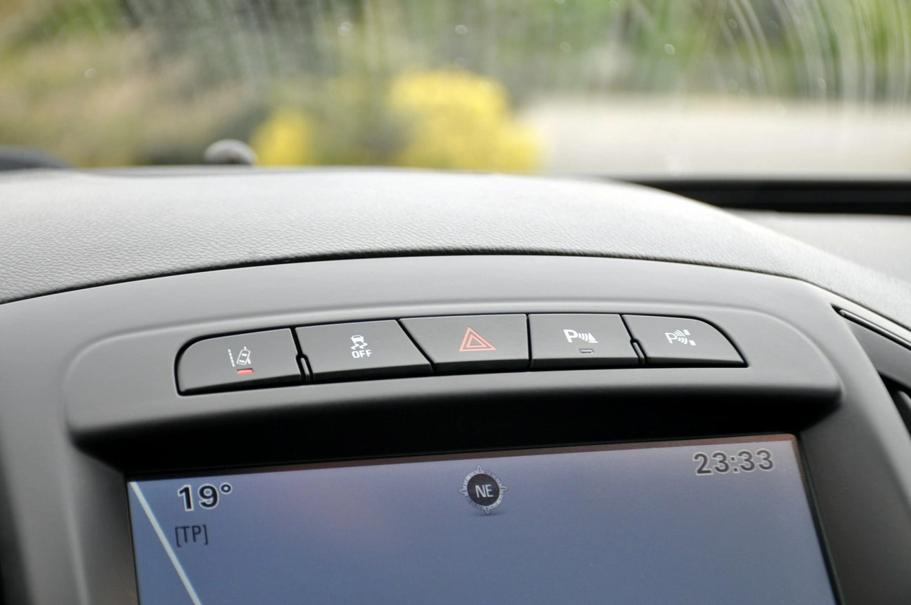 Opel Insignia - Zdjęcie 30