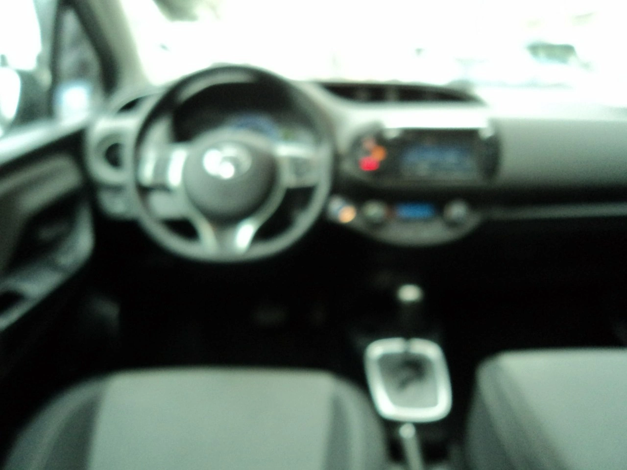 Toyota Yaris - Zdjęcie 6