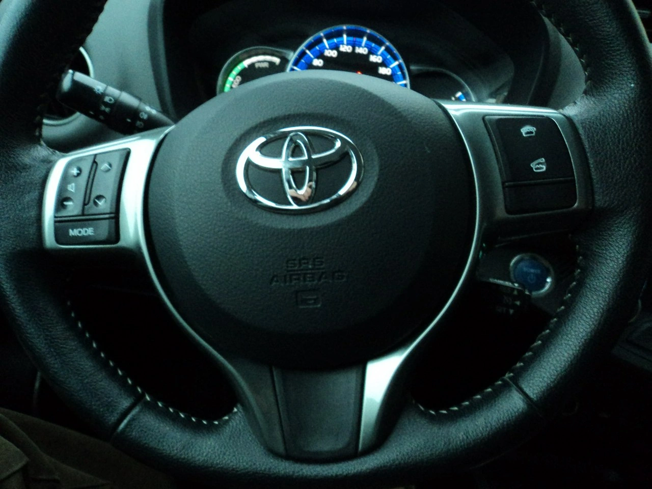 Toyota Yaris - Zdjęcie 19