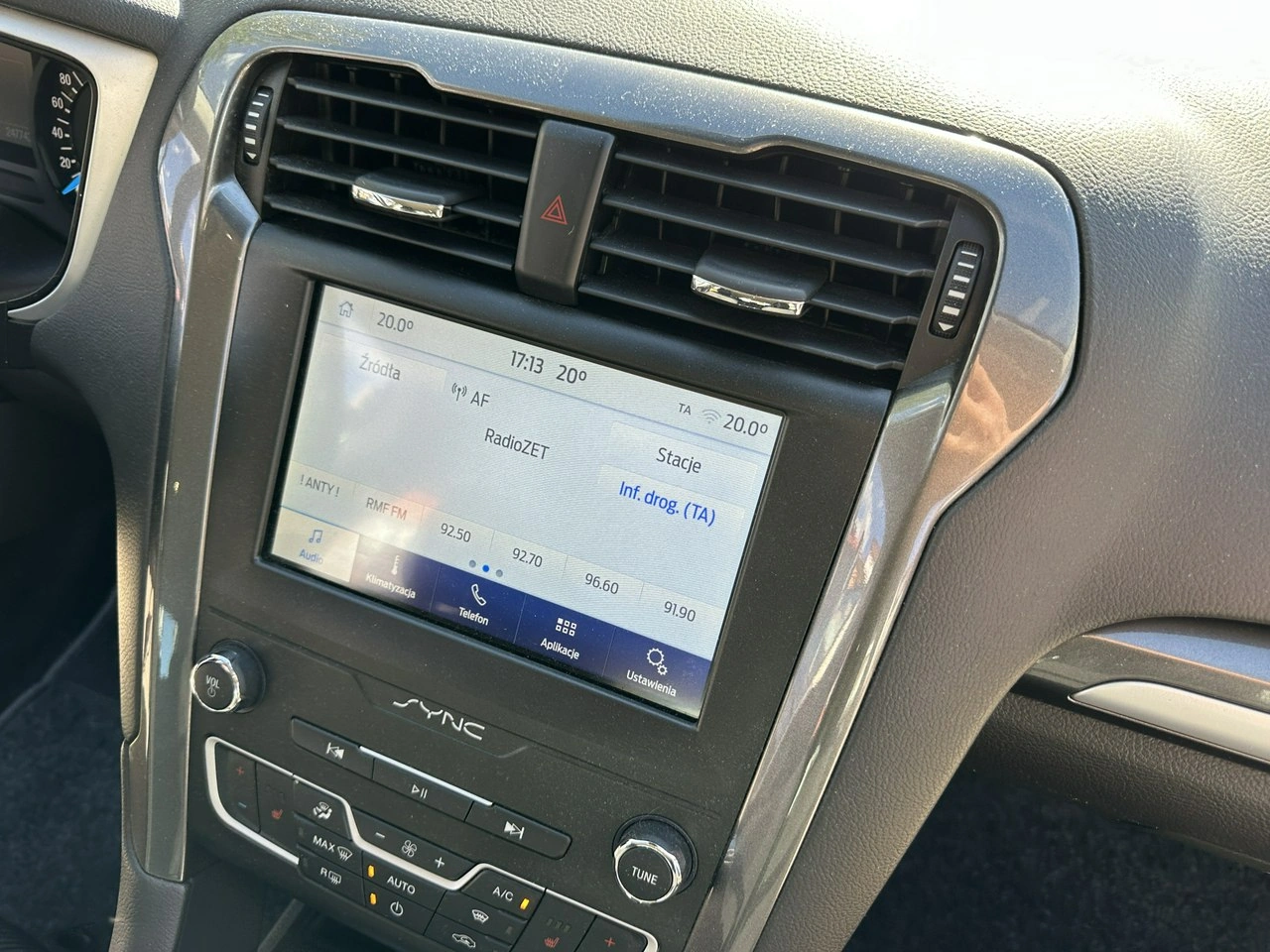 Ford Mondeo - Zdjęcie 14