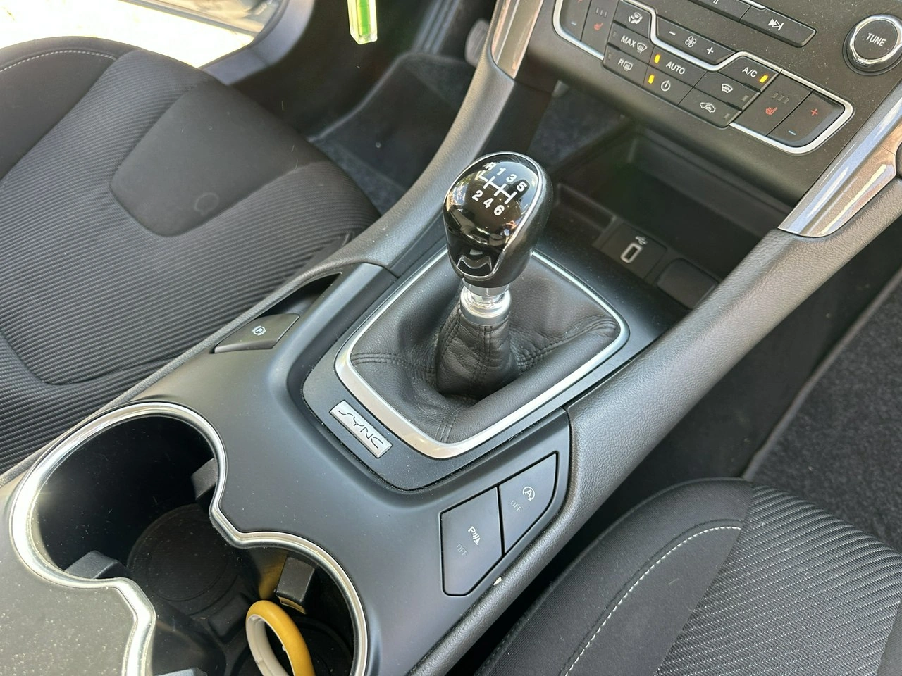 Ford Mondeo - Zdjęcie 16