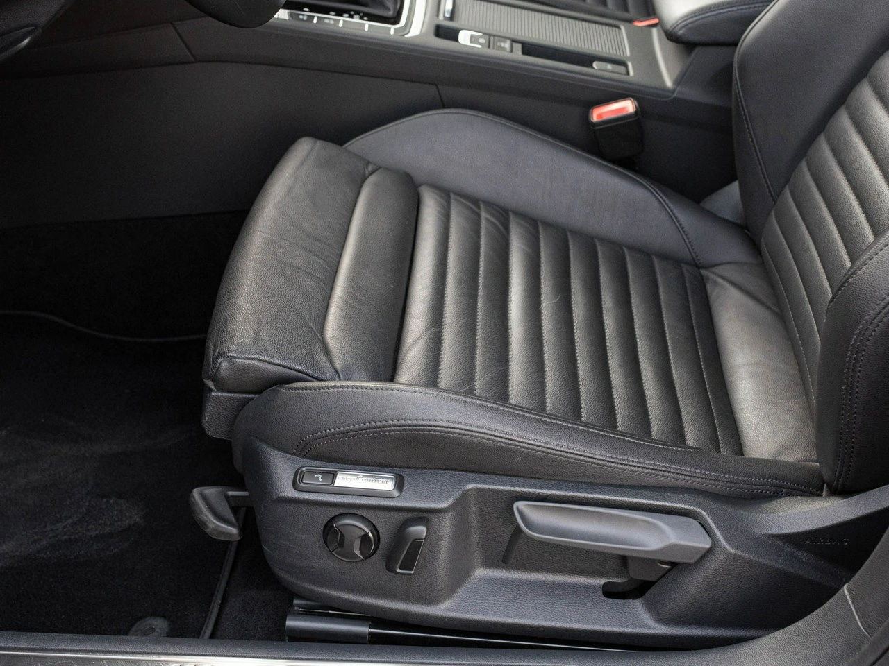Volkswagen Passat Alltrack - Zdjęcie 11