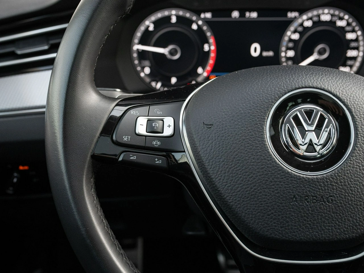 Volkswagen Passat Alltrack - Zdjęcie 14