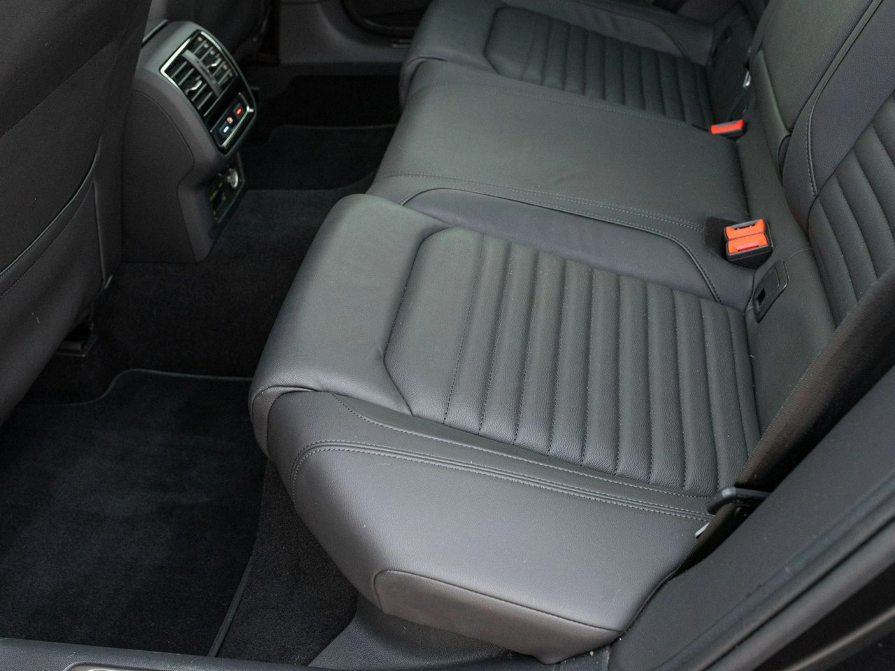 Volkswagen Passat Alltrack - Zdjęcie 30
