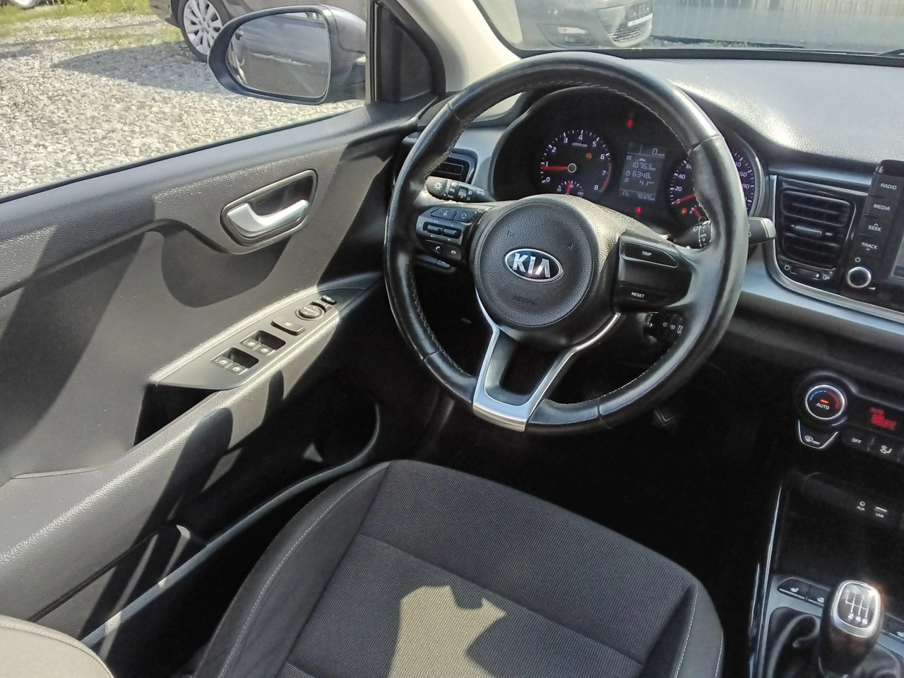 Kia Rio - Zdjęcie 10