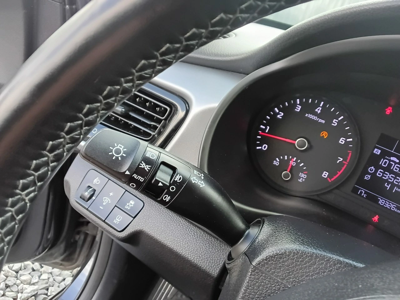 Kia Rio - Zdjęcie 29