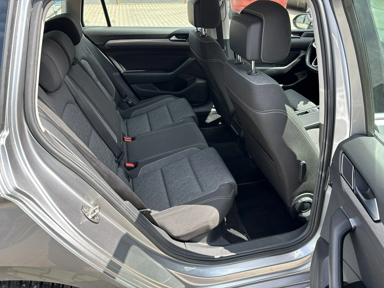 Volkswagen Passat - Zdjęcie 13