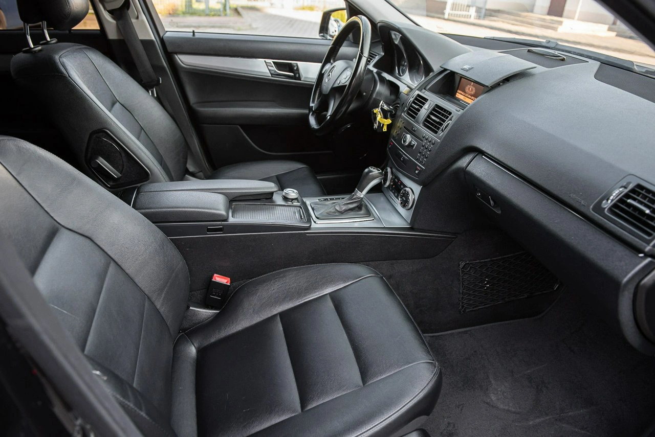 Mercedes C 350 - Zdjęcie 8