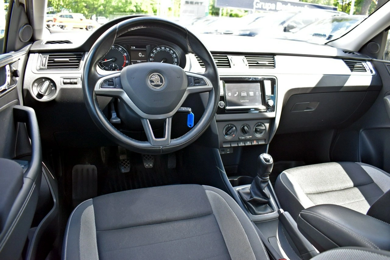 Skoda RAPID - Zdjęcie 10