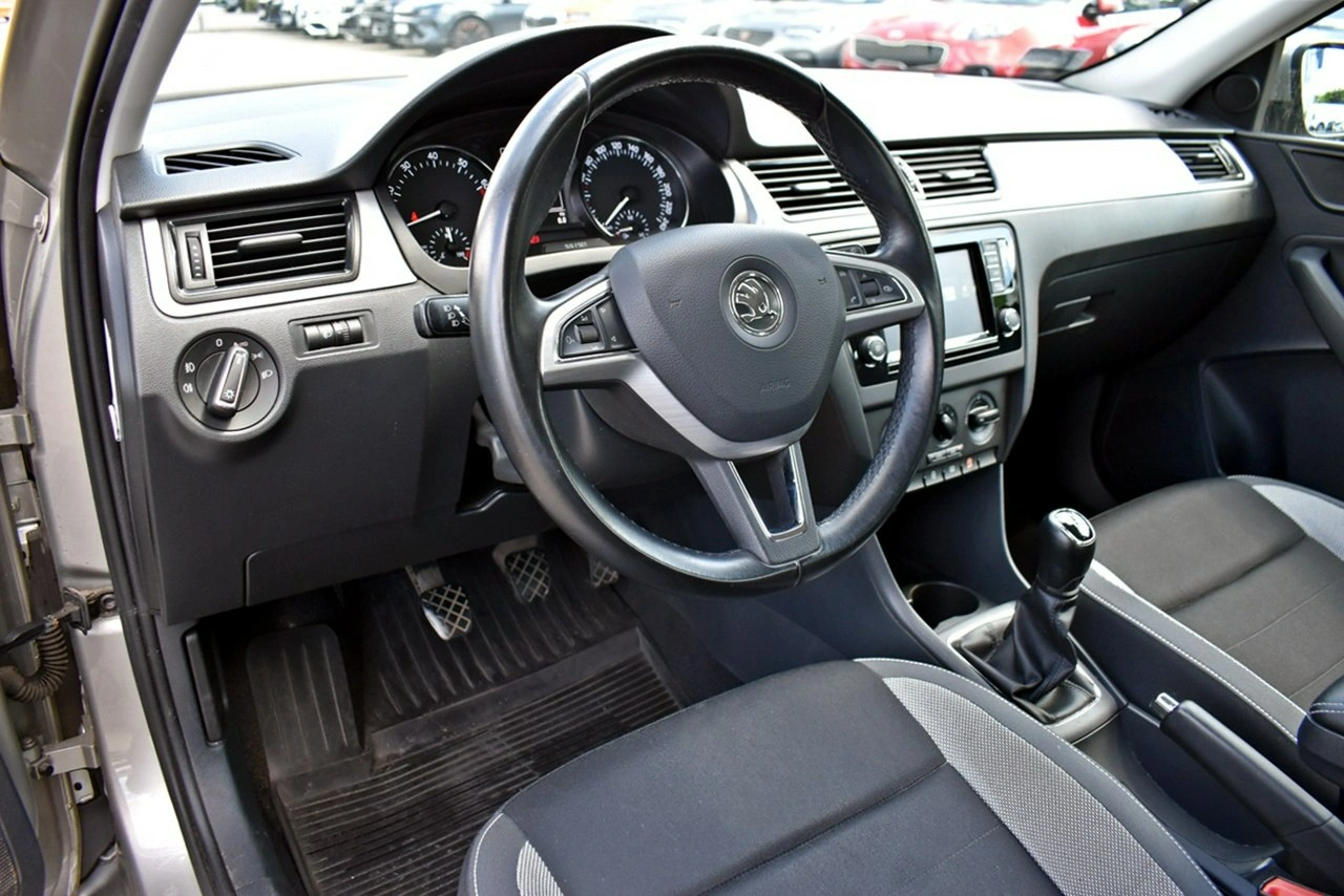 Skoda RAPID - Zdjęcie 8
