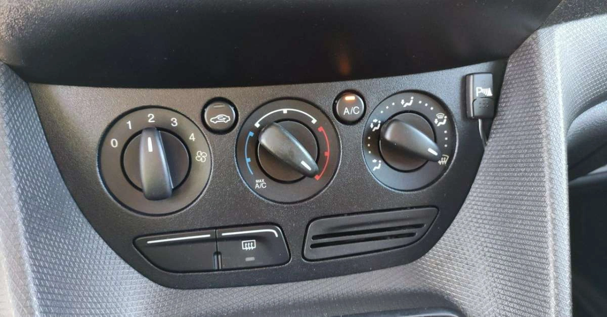 Ford Transit Connect - Zdjęcie 35