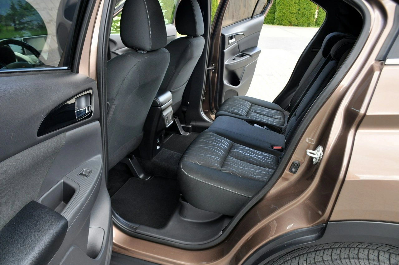 Mitsubishi Eclipse Cross - Zdjęcie 19