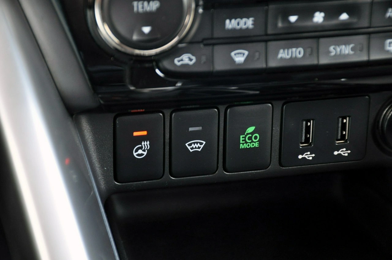 Mitsubishi Eclipse Cross - Zdjęcie 32