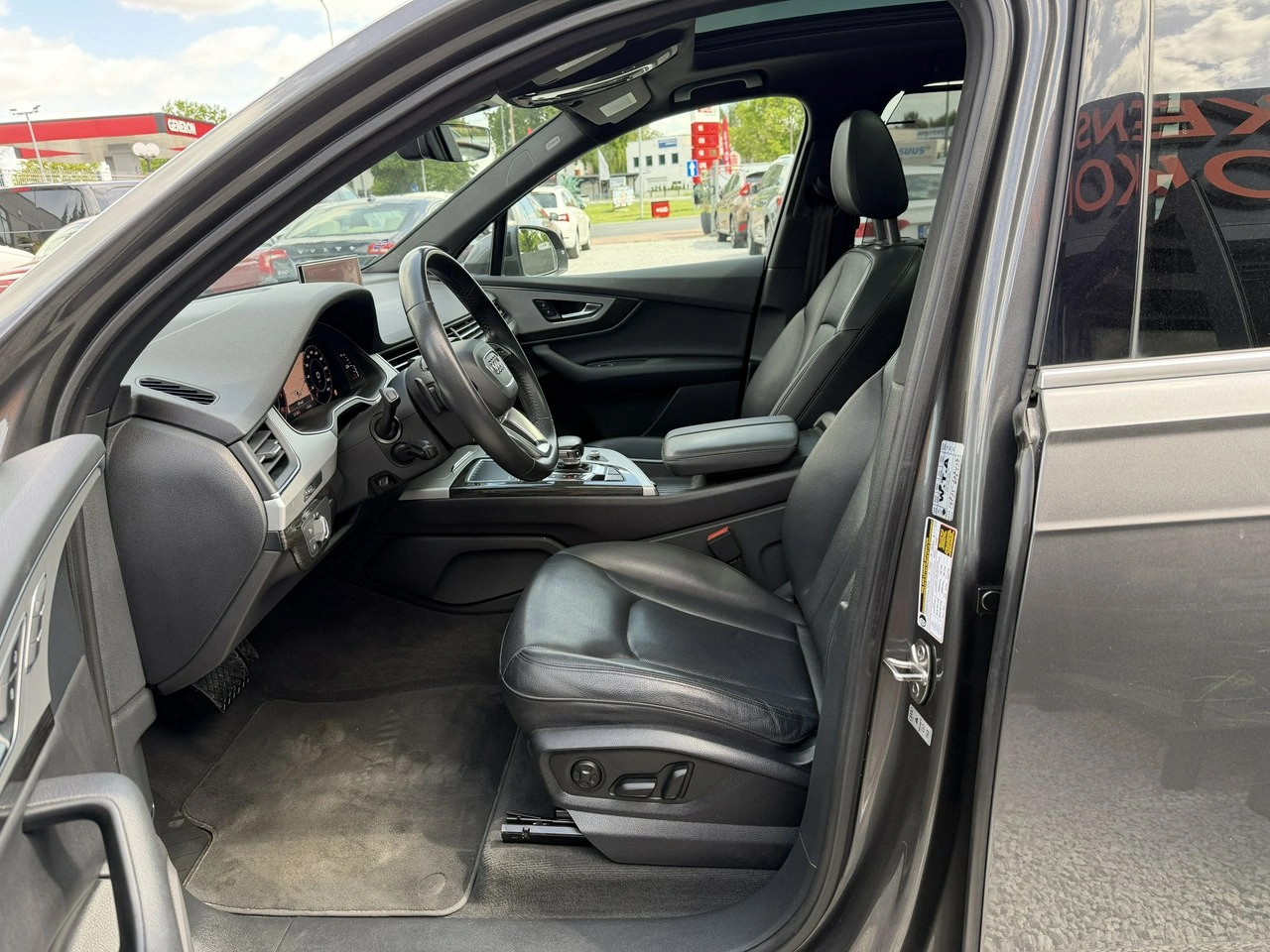 Audi Q7 - Zdjęcie 10