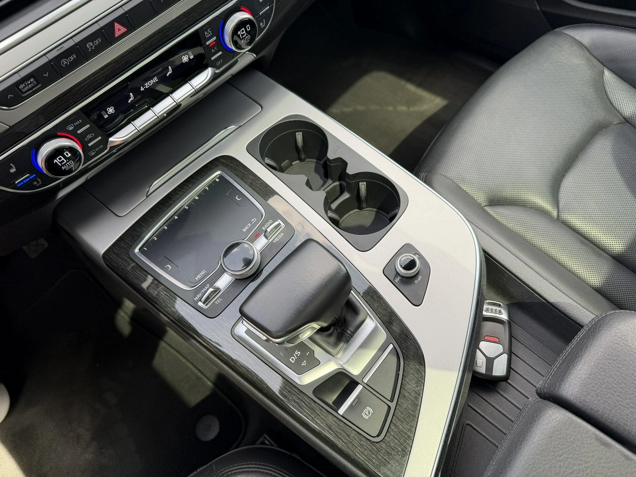 Audi Q7 - Zdjęcie 19