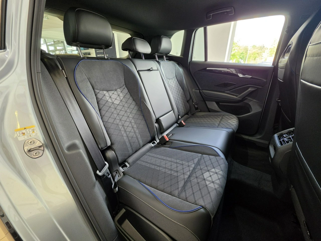 Volkswagen Tiguan - Zdjęcie 12