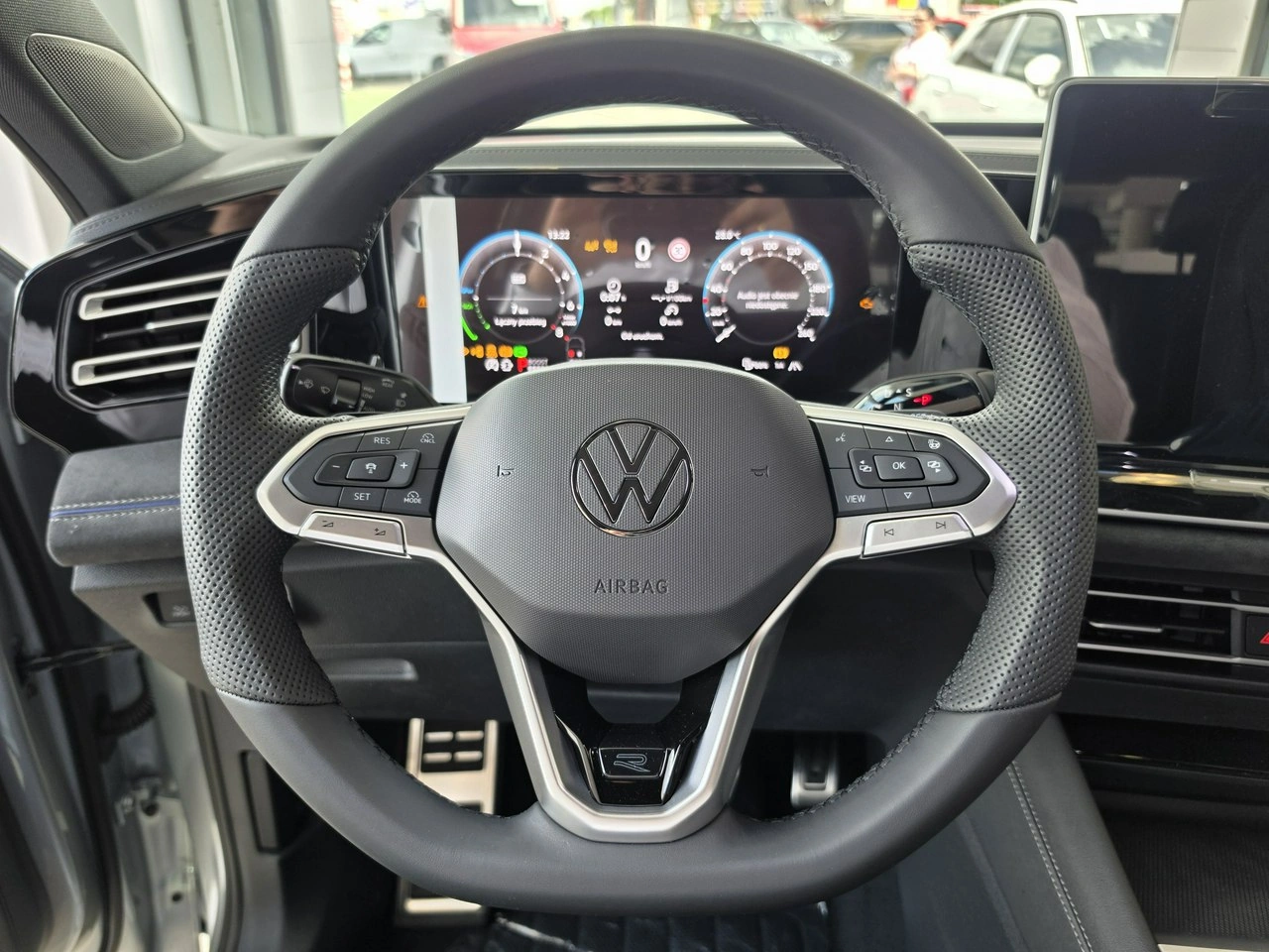 Volkswagen Tiguan - Zdjęcie 15