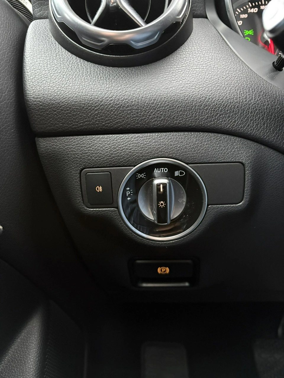 Mercedes GLA 220 - Zdjęcie 26