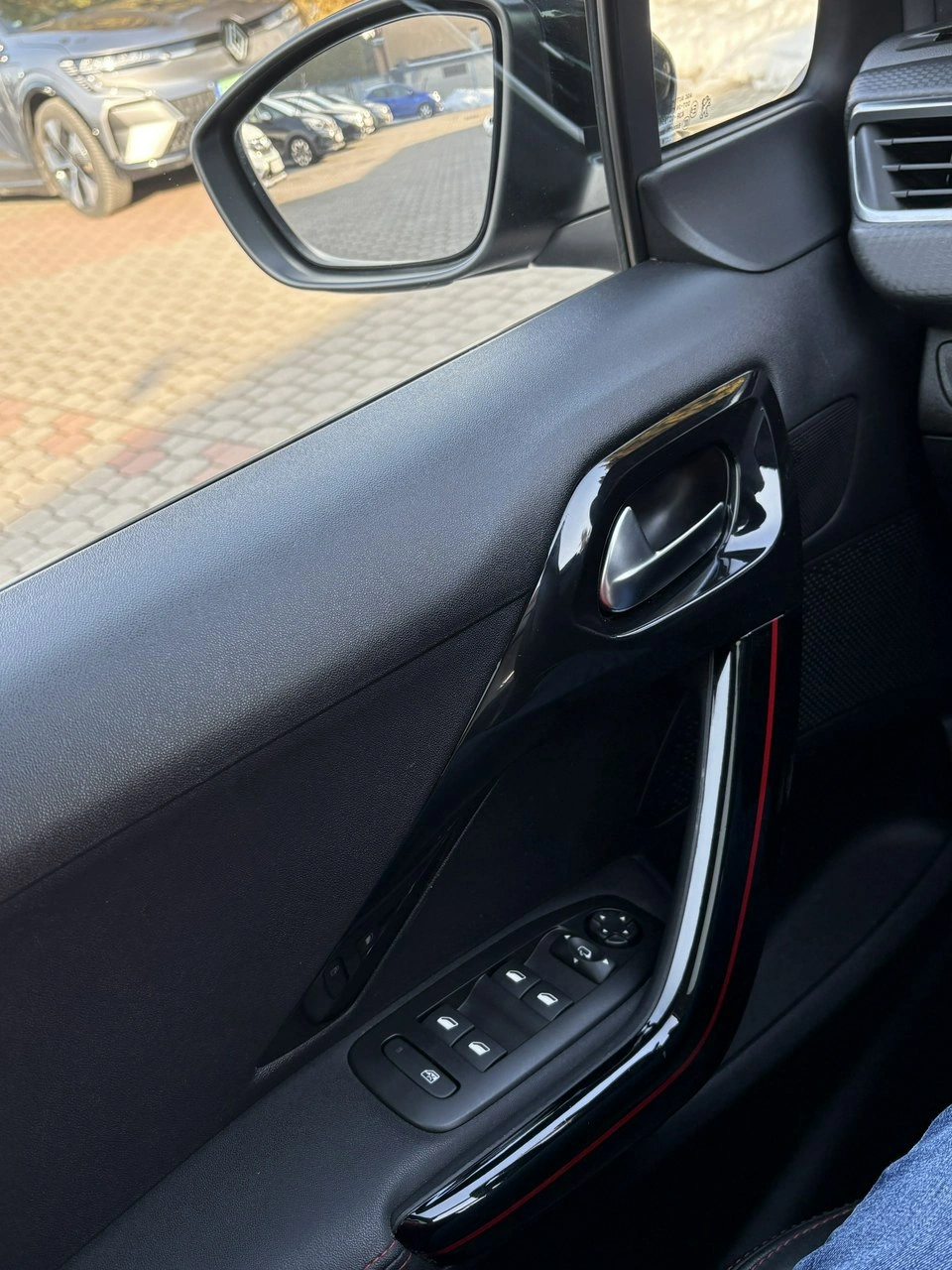 Peugeot 2008 - Zdjęcie 30