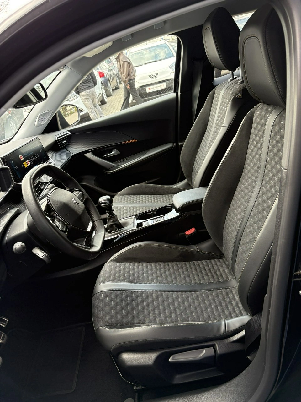 Peugeot 2008 - Zdjęcie 12