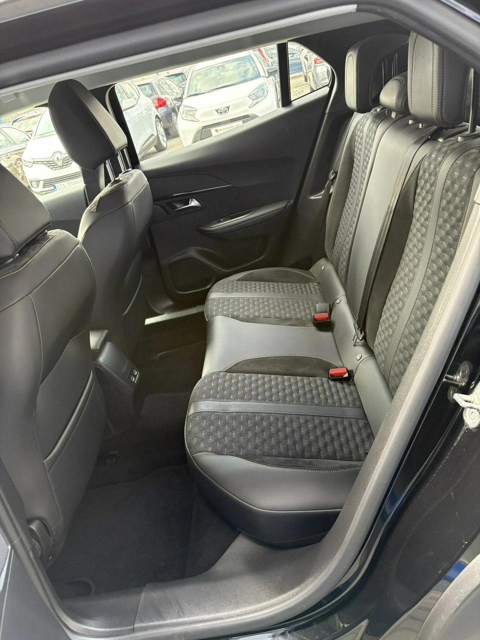 Peugeot 2008 - Zdjęcie 14