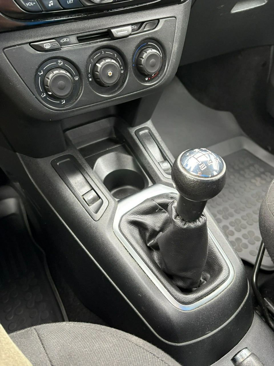 Peugeot 301 - Zdjęcie 18