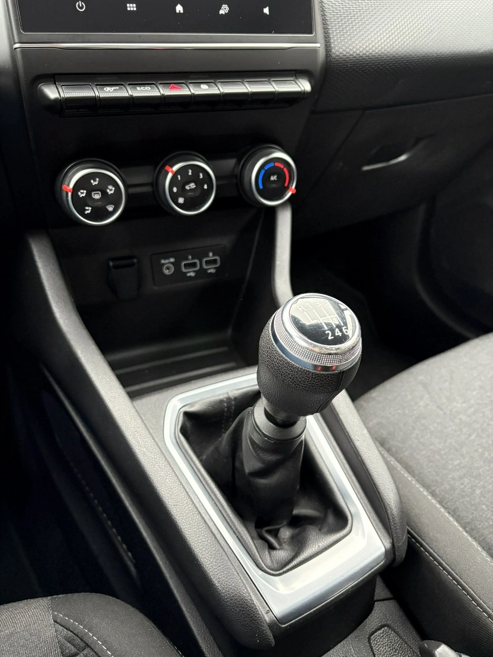 Renault Clio - Zdjęcie 25