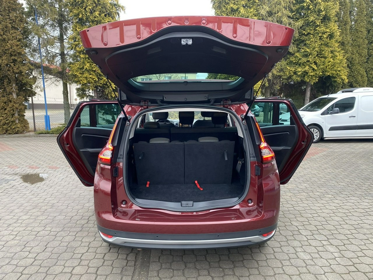 Renault Grand Scenic - Zdjęcie 22