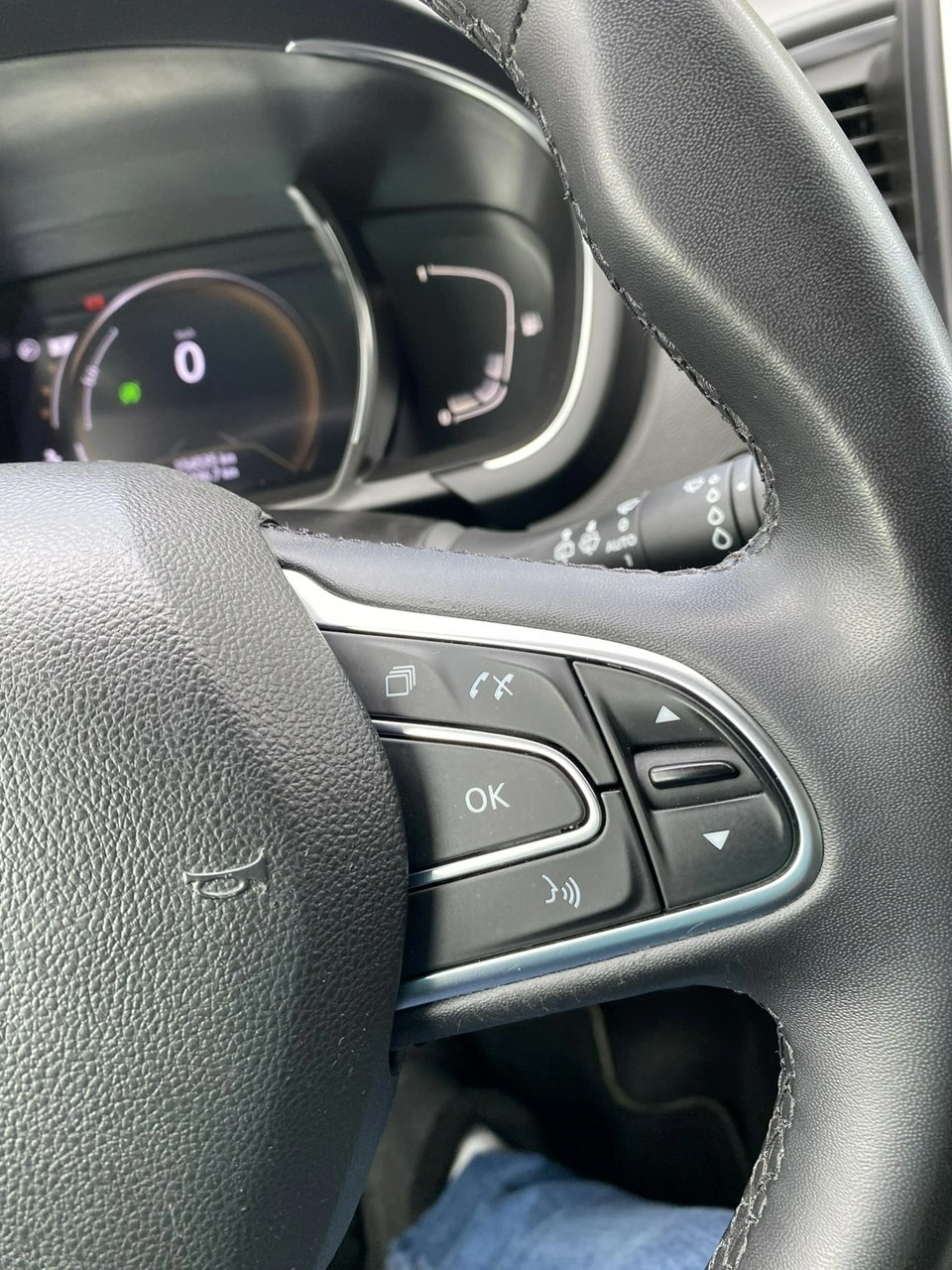 Renault Grand Scenic - Zdjęcie 18