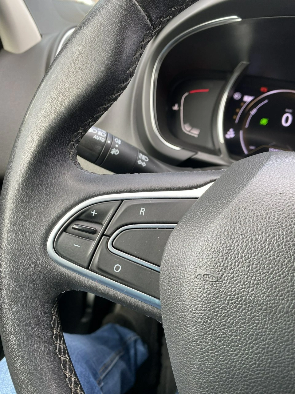 Renault Grand Scenic - Zdjęcie 15