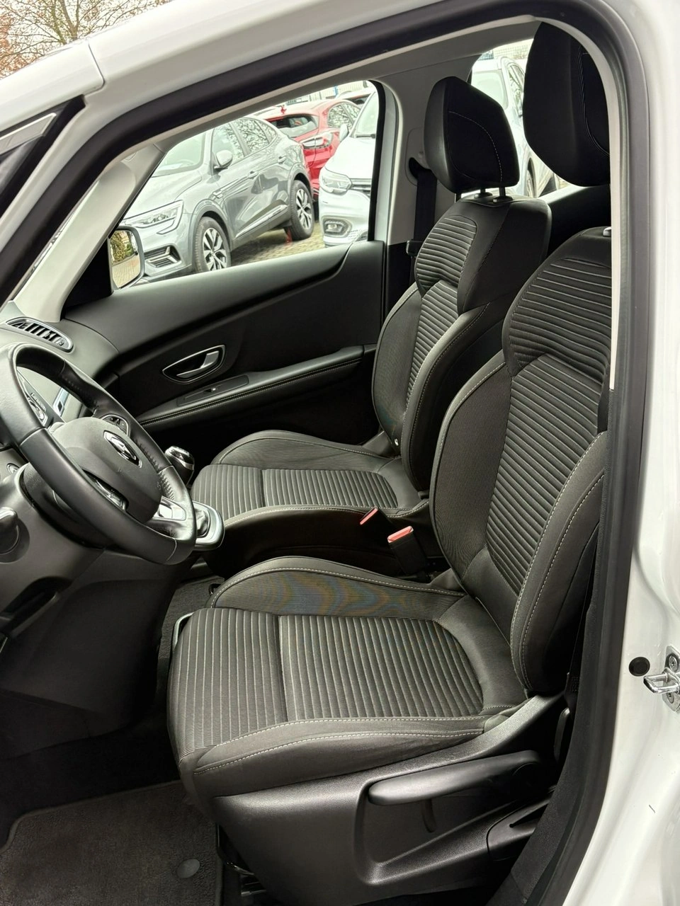 Renault Scenic - Zdjęcie 14