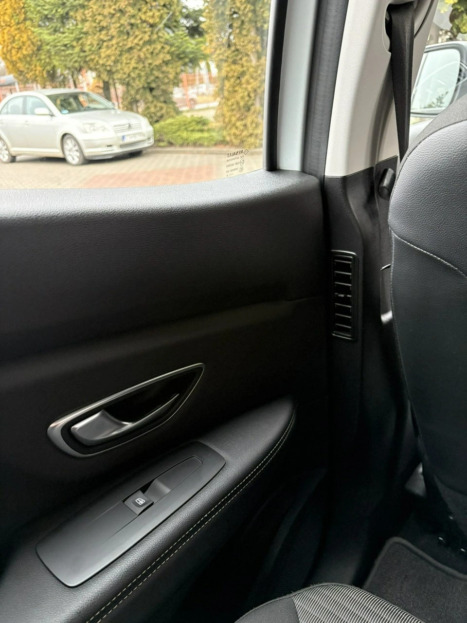 Renault Scenic - Zdjęcie 22