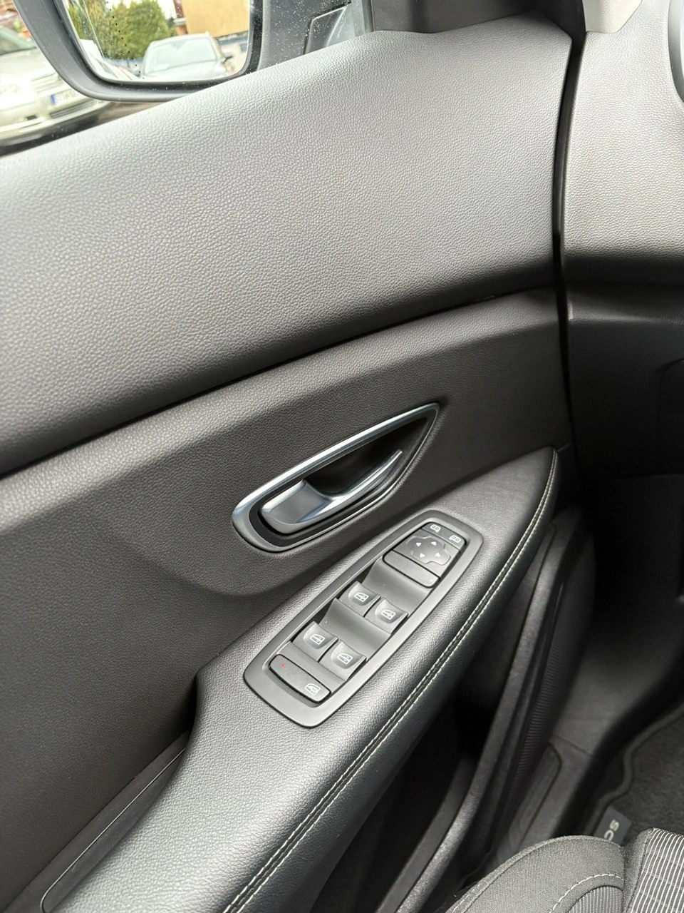 Renault Scenic - Zdjęcie 24